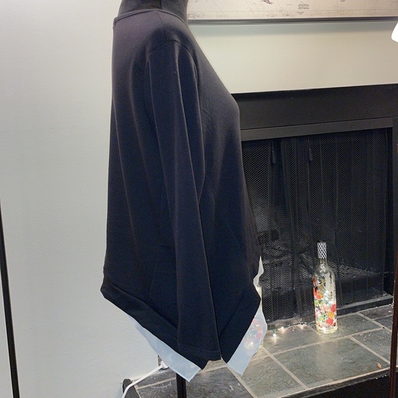 Pebble and Stone Black Top - Picture 5 of 13